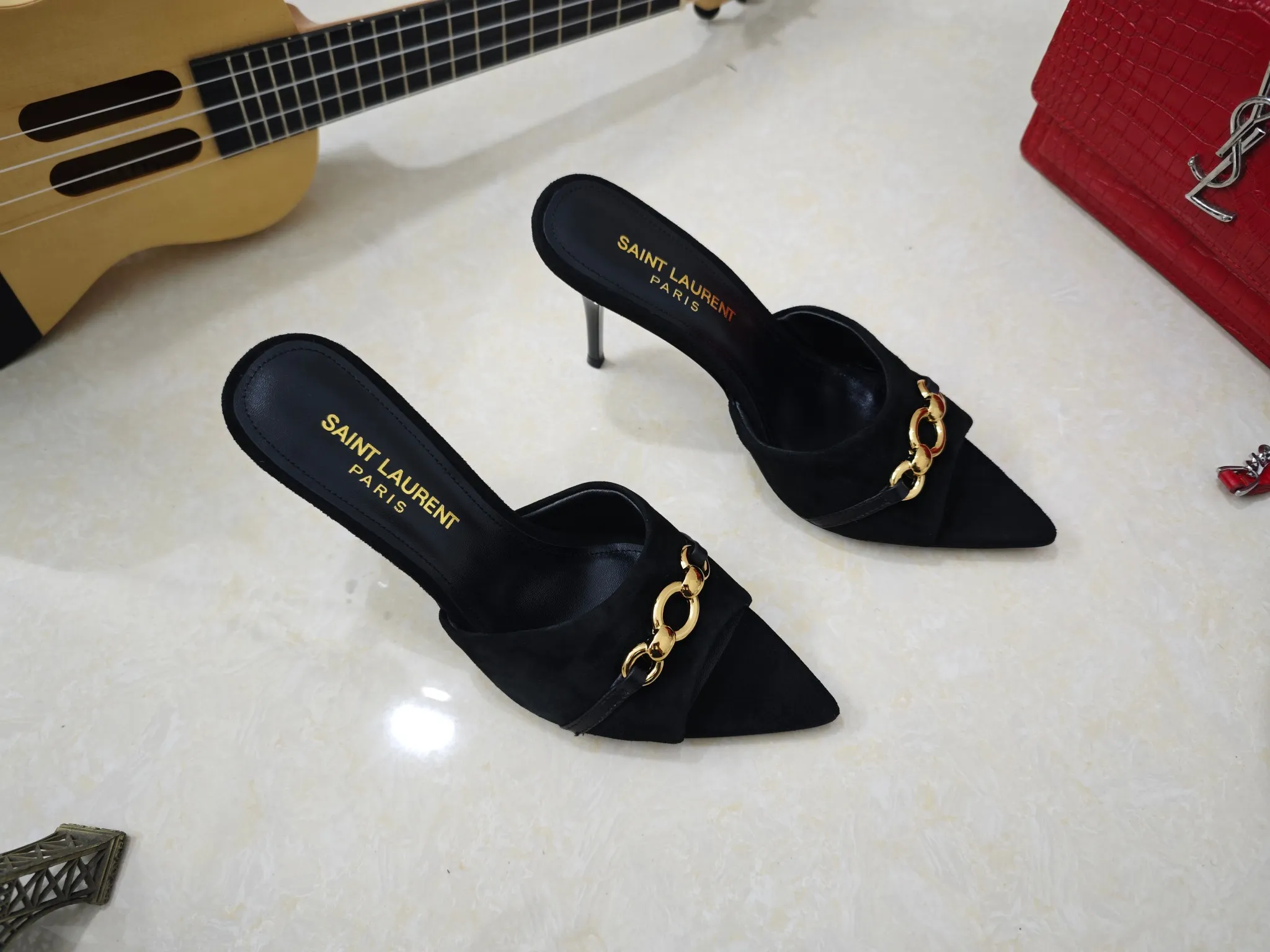 👟👟Ex-factory price 520👟👟【Saint Laurent】Yves Saint Laurent, stiletto heel YSL sandals💃2025 early spring counter synchronizes the latest styles, YSL, decoration👠 Classic and high-quality glamorous masterpieces, the hottest spring and summer series in the counter, with temperament, fashion, classic and attractive design style 😌The effect on the feet is particularly beautiful〰️, the materials are imported from Italy 🇮🇹Black sheep, lining, and foot pads; sheepskin, mid-heeled sandals, size 35-41 (34.41.42 must be customized, non-refundable) outsole; imported genuine leather outsole, with full counter packaging
